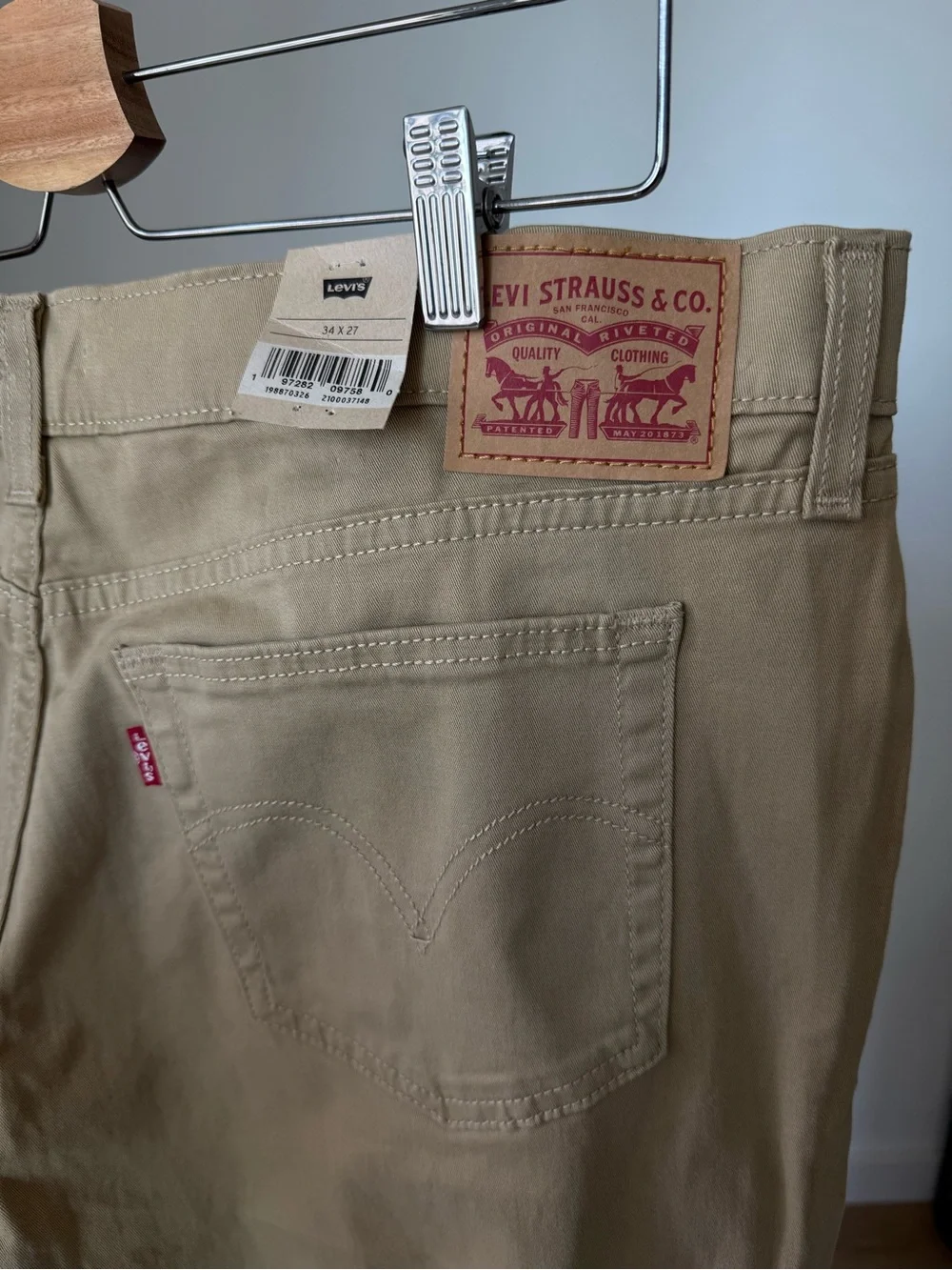 NWT Levi’s Boyfriend Pants Camel Beige 34x27